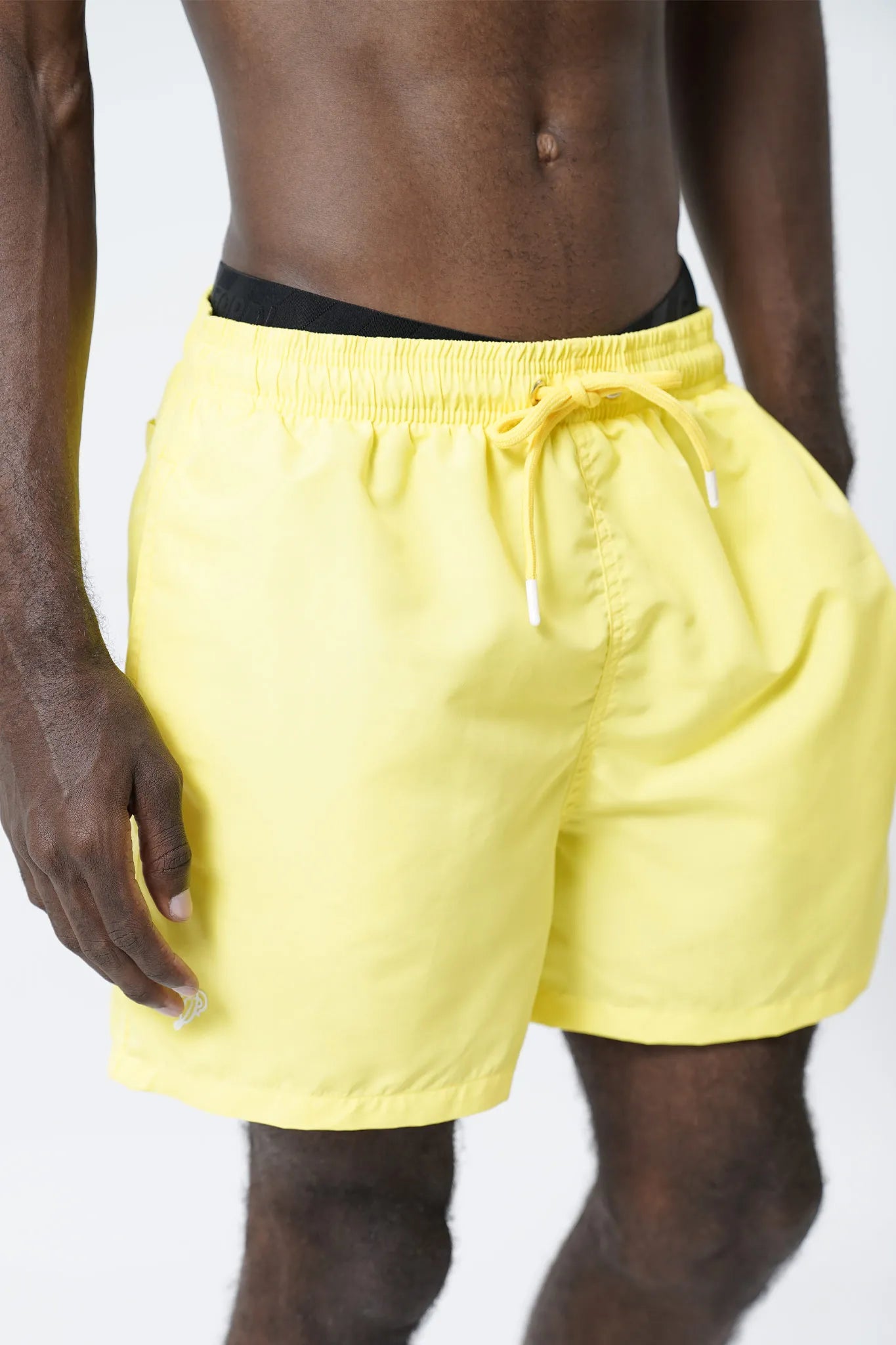 SHORT AMARILLO - PIXELCAMISETAS