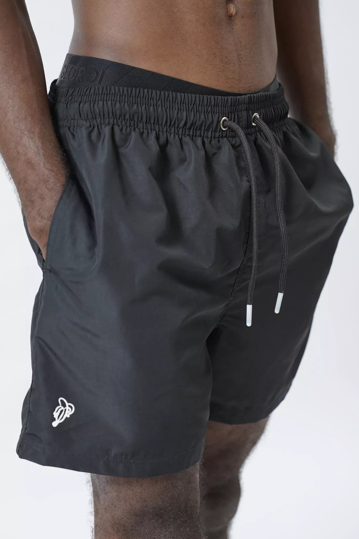 SHORT NEGRO