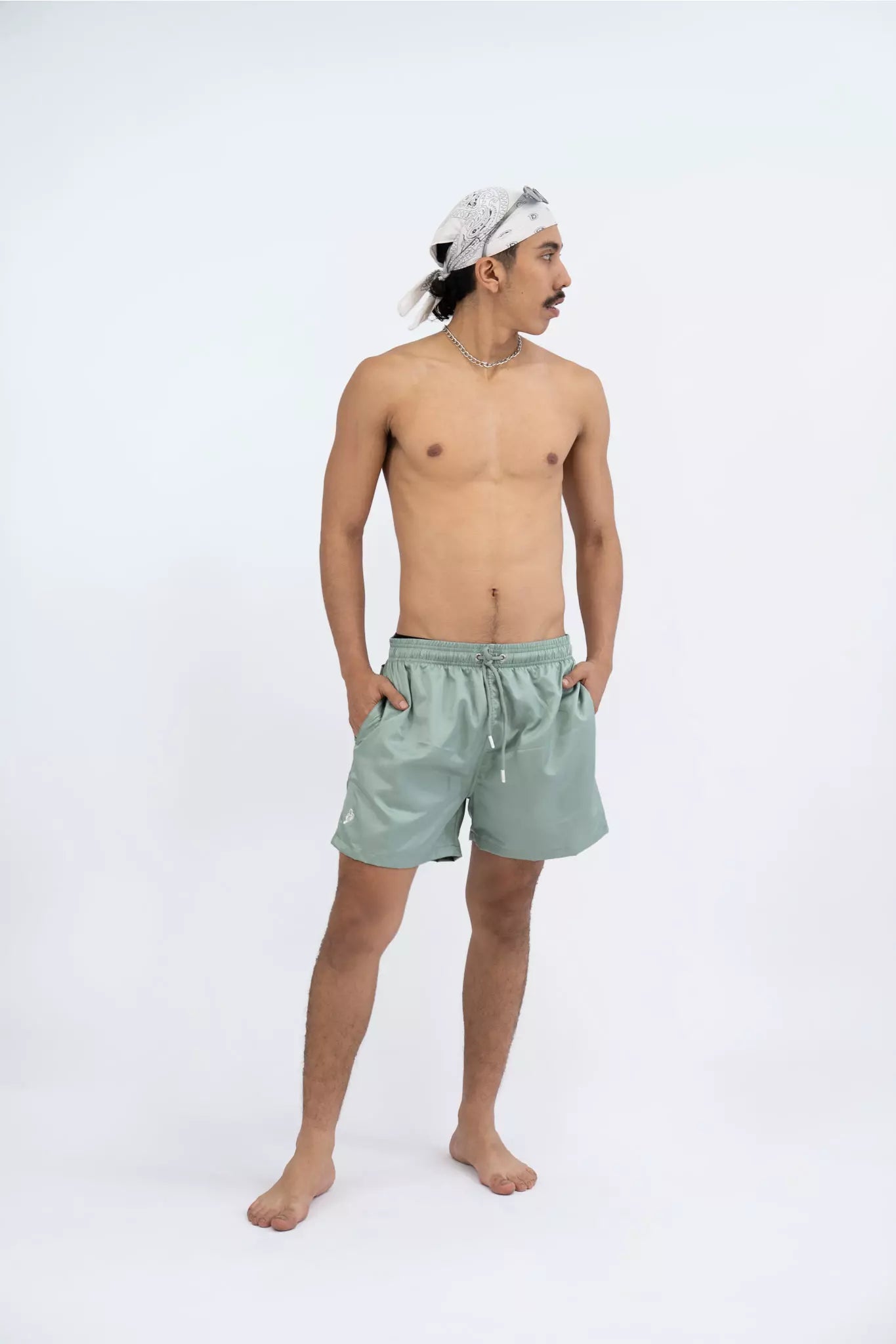 SHORT VERDE MANZANA - PIXELCAMISETAS