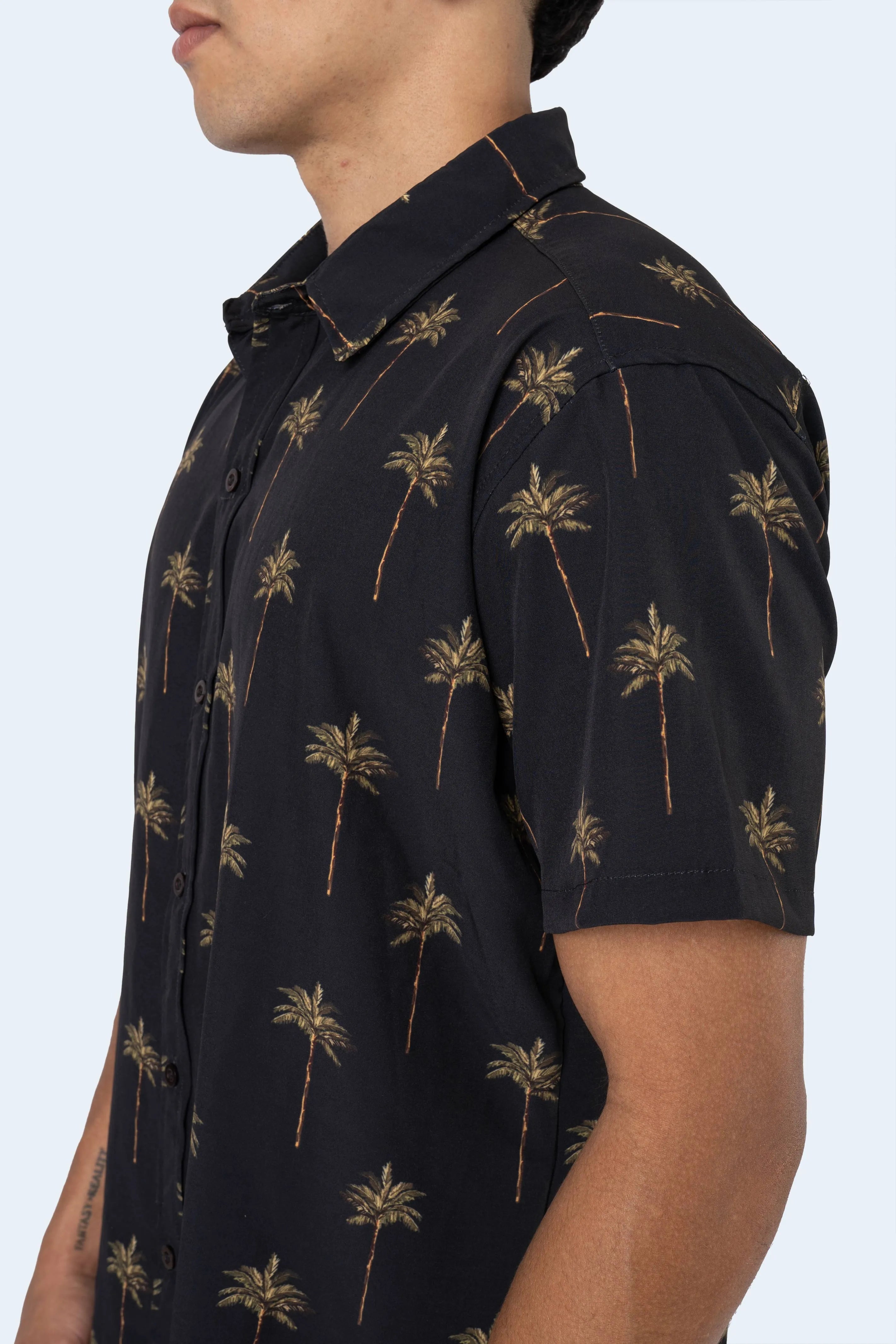 CAMISA DE BOTONES NEGRA PALMAS - PIXELCAMISETAS