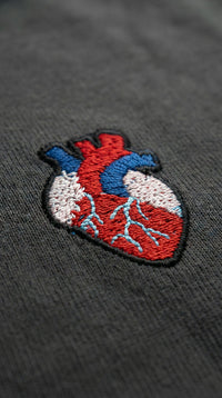 CAMISETA PREMIUM MINIPRINT CORAZÓN - PIXELCAMISETAS