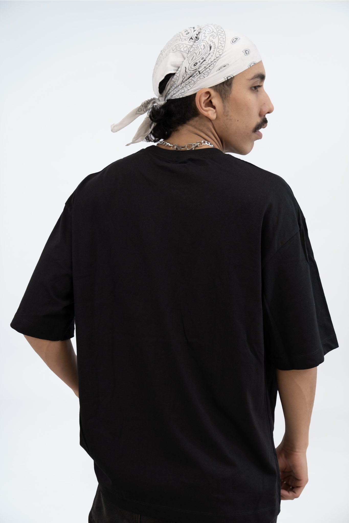 CAMISETA OVERSIZED ALTO GRAMAJE NEGRA - PIXELCAMISETAS