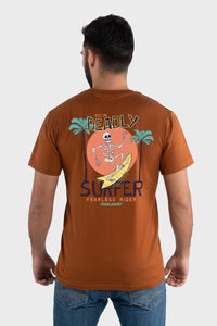 DEADLY SURFER T-SHIRT PREMIUM ESTAMPADA - PIXELCAMISETAS